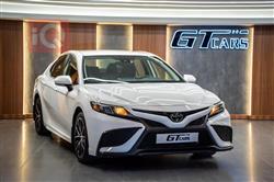 تۆیۆتا کامری